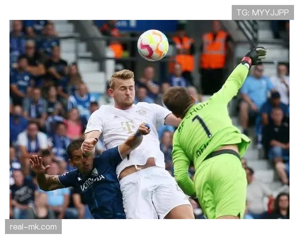 拜仁慕尼黑边路进攻火力全开，战术革新助推连胜势头