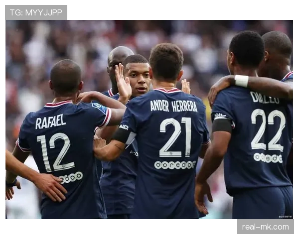 巴黎圣日耳曼面临关键抉择：战术混乱与巨星依赖，危机下的豪门身份正摇摇欲坠！